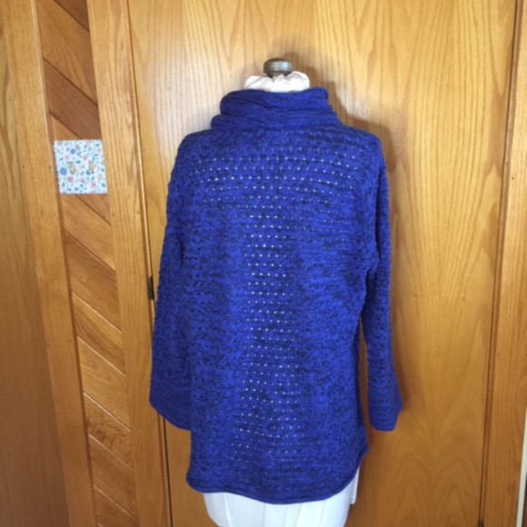 NOMADIC TRADERS blue woman’s sweater Size Medium - Picture 2 of 3